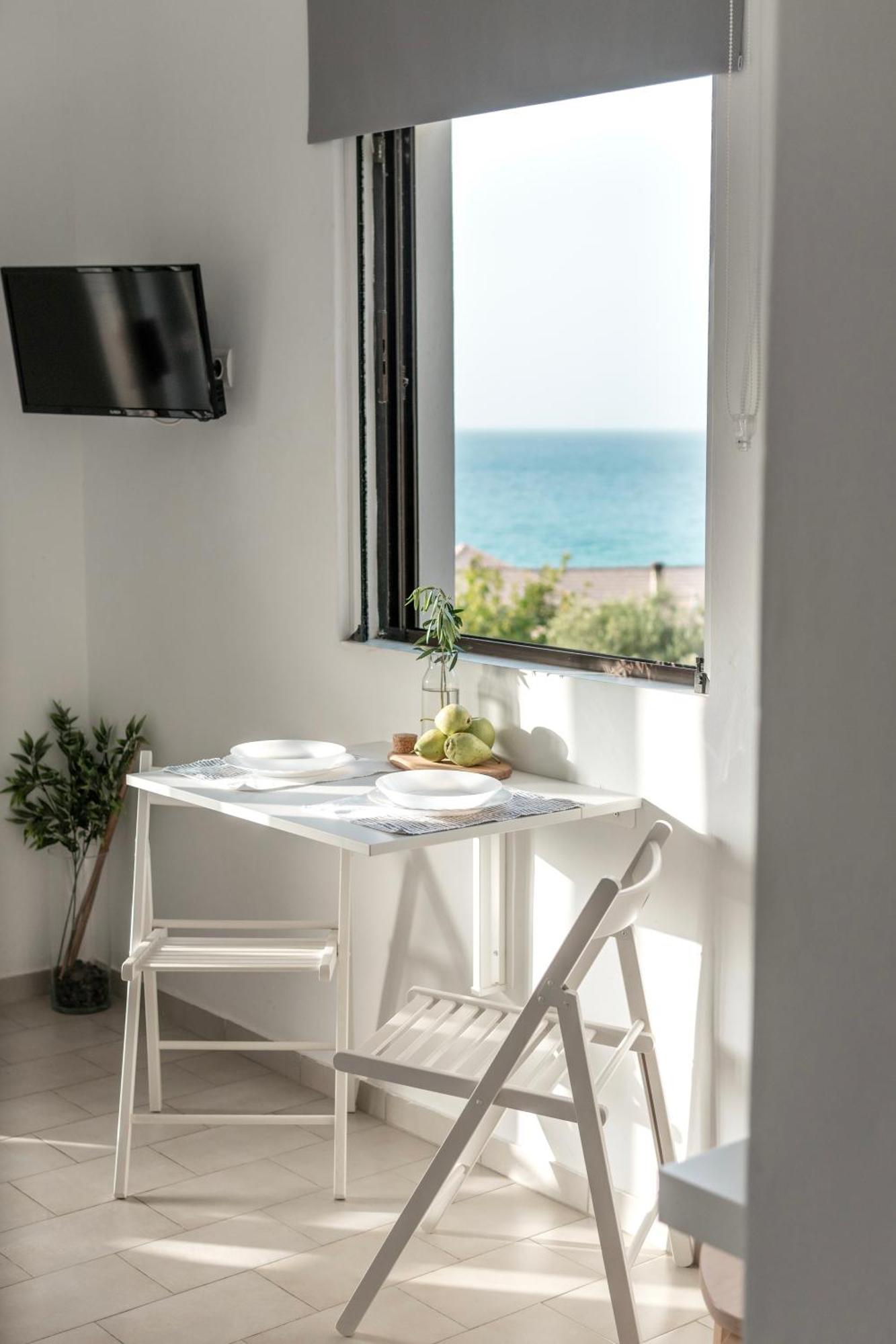 Sea View Studio At Xenios Avlais Аликанас Экстерьер фото